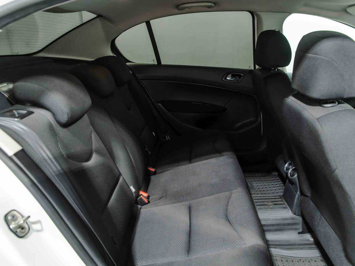 Б/У Пежо 408 2012 года. Фото: #11