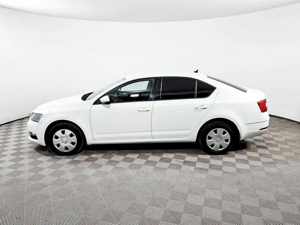 Б/У Шкода Октавия 2019 года. Фото: #6