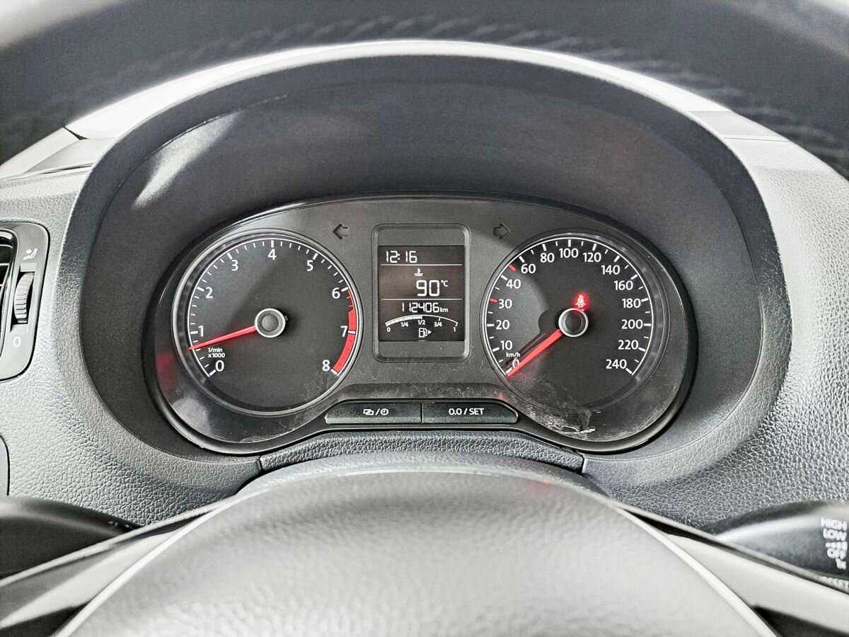 Б/У Фольксваген Поло 2015 года. Фото: #11