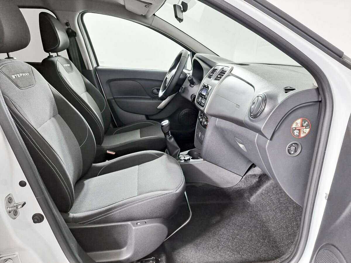 Б/У Рено Логан 2021 года. Фото: #8