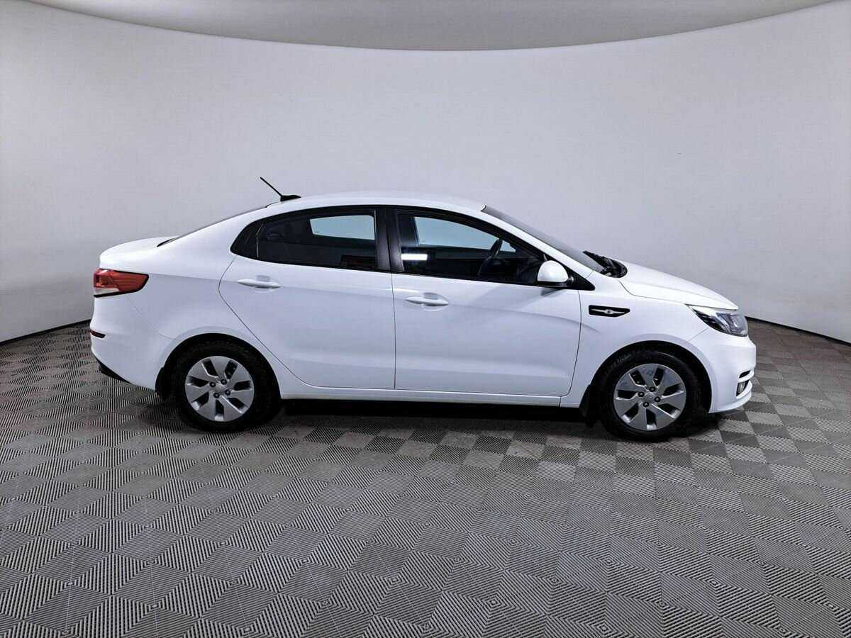 Б/У Киа Рио 2017 года. Фото: #3