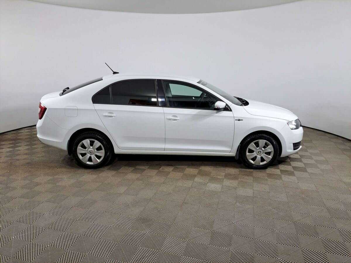 Б/У Шкода Рапид 2018 года. Фото: #3