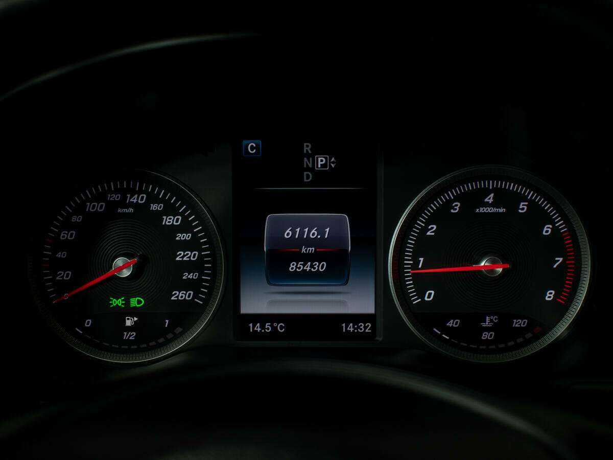 Б/У Мерседес-Бенц Ц-Класс 2014 года. Фото: #9