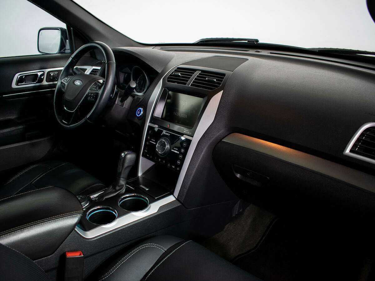 Б/У Форд Експлорер 2013 года. Фото: #6