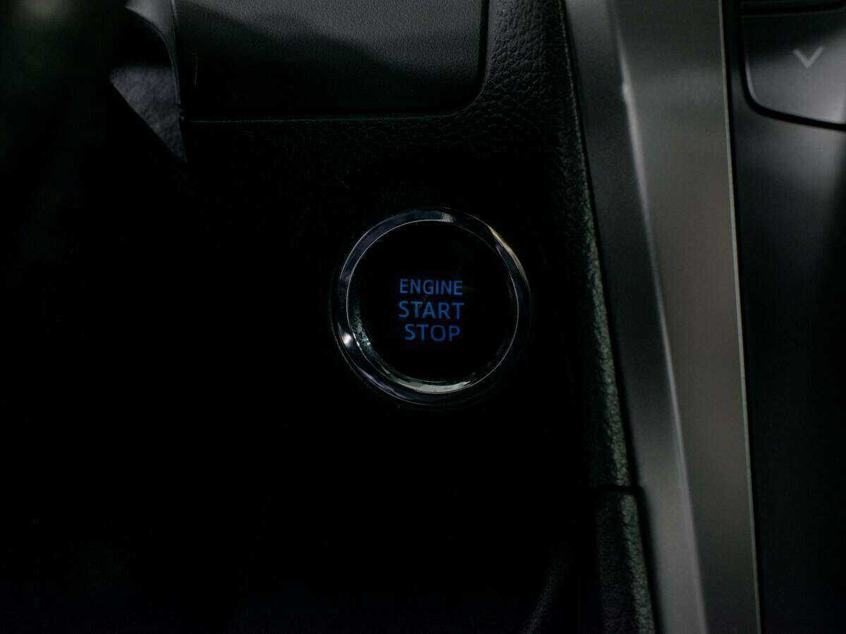 Б/У Тойота Камри 2017 года. Фото: #17