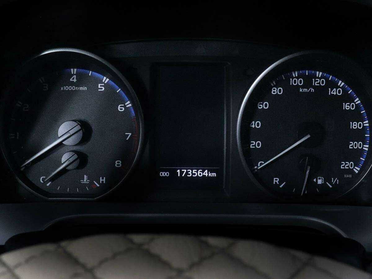 Б/У Тойота Рав4 2016 года. Фото: #8