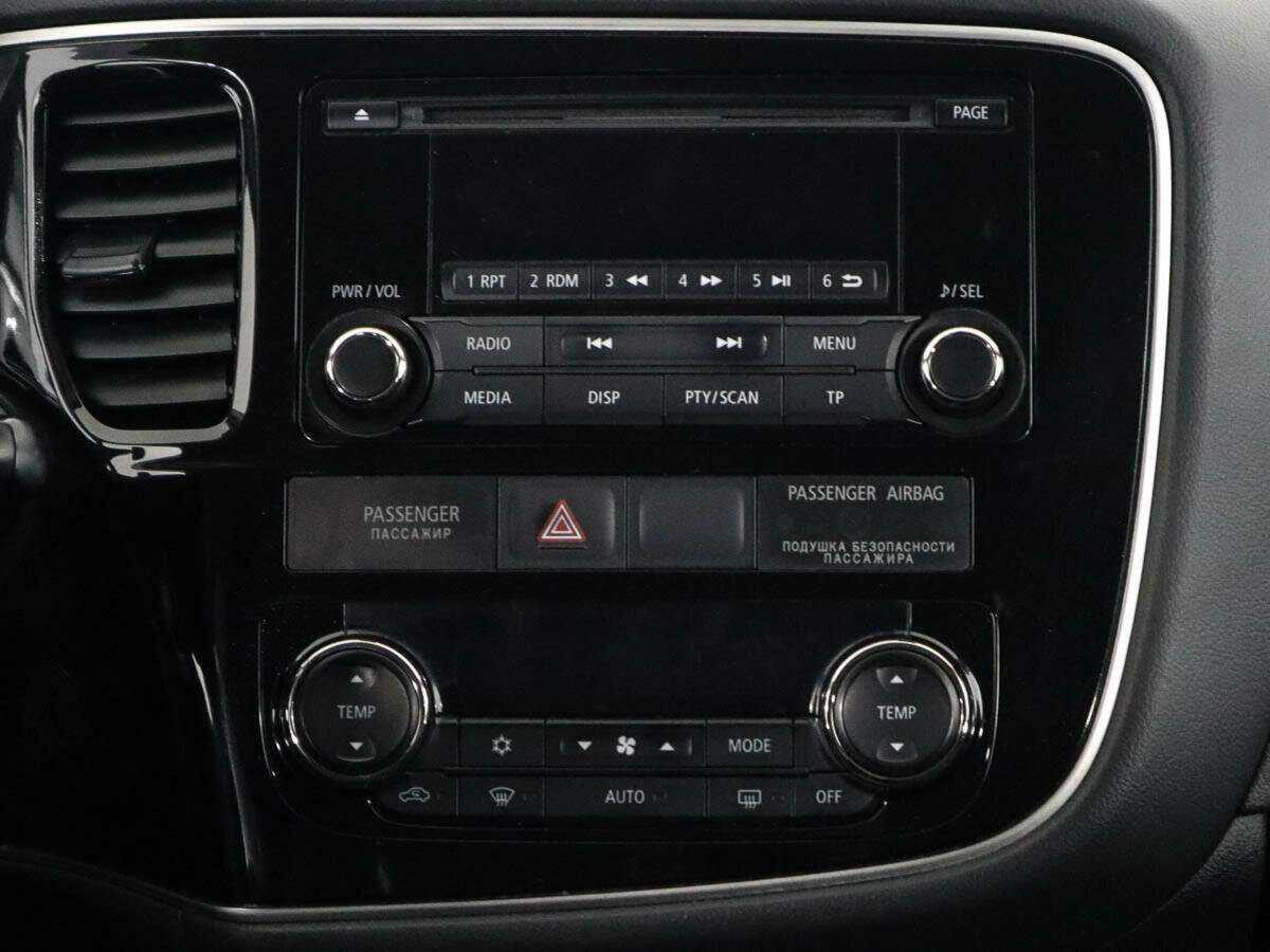 Б/У Митсубиши Оутлэндер 2013 года. Фото: #10