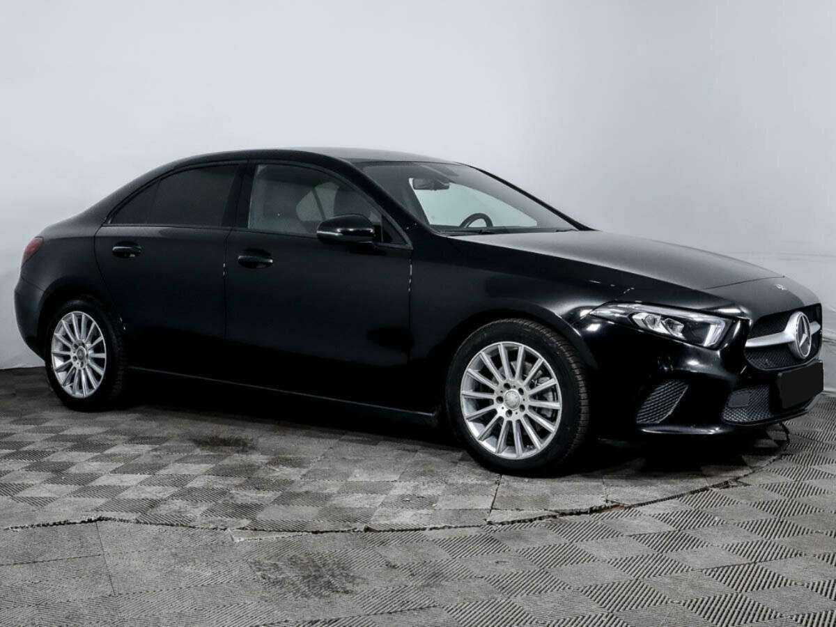 Б/У Мерседес-Бенц А-Класс 2019 года. Фото: #2