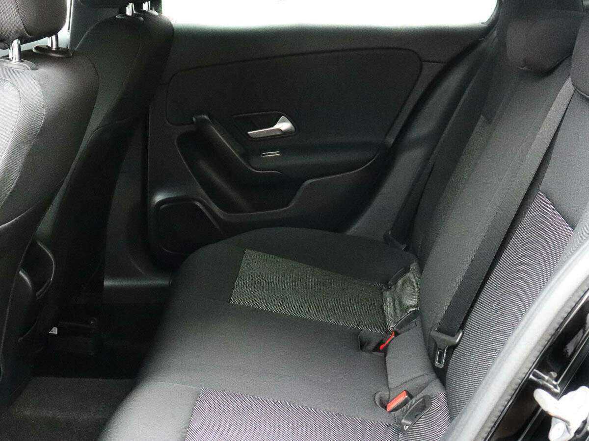 Б/У Мерседес-Бенц А-Класс 2019 года. Фото: #6