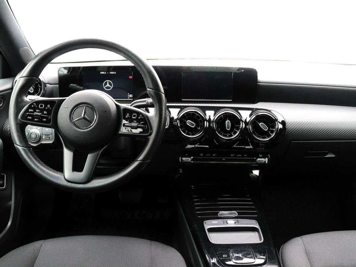 Б/У Мерседес-Бенц А-Класс 2019 года. Фото: #8