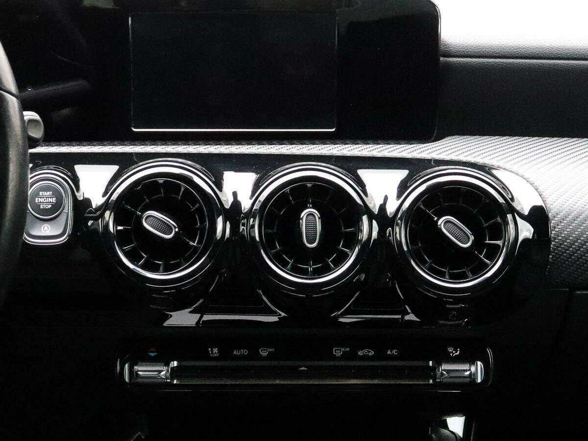 Б/У Мерседес-Бенц А-Класс 2019 года. Фото: #9