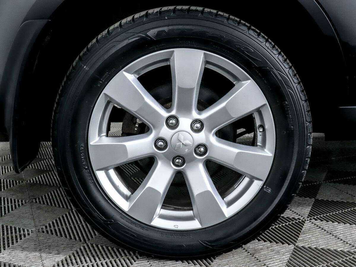 Б/У Митсубиши Оутлэндер 2012 года. Фото: #13