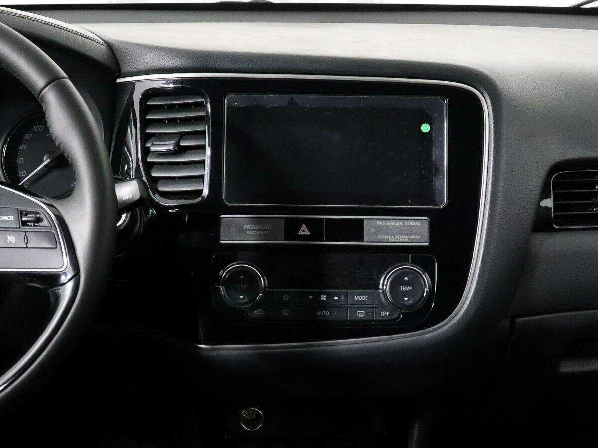 Б/У Митсубиши Оутлэндер 2019 года. Фото: #10