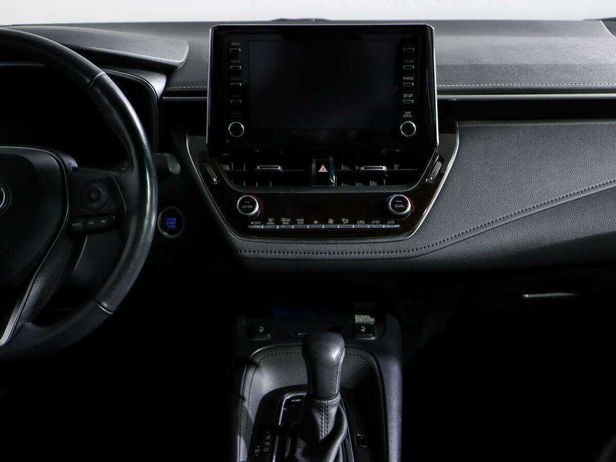 Б/У Тойота Королла 2019 года. Фото: #9