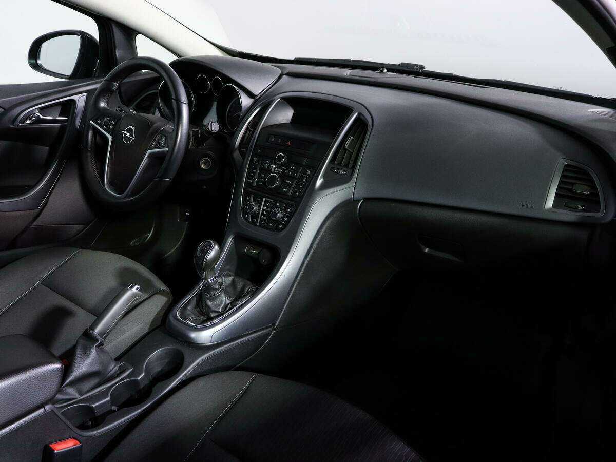 Б/У Опель Астра 2014 года. Фото: #8