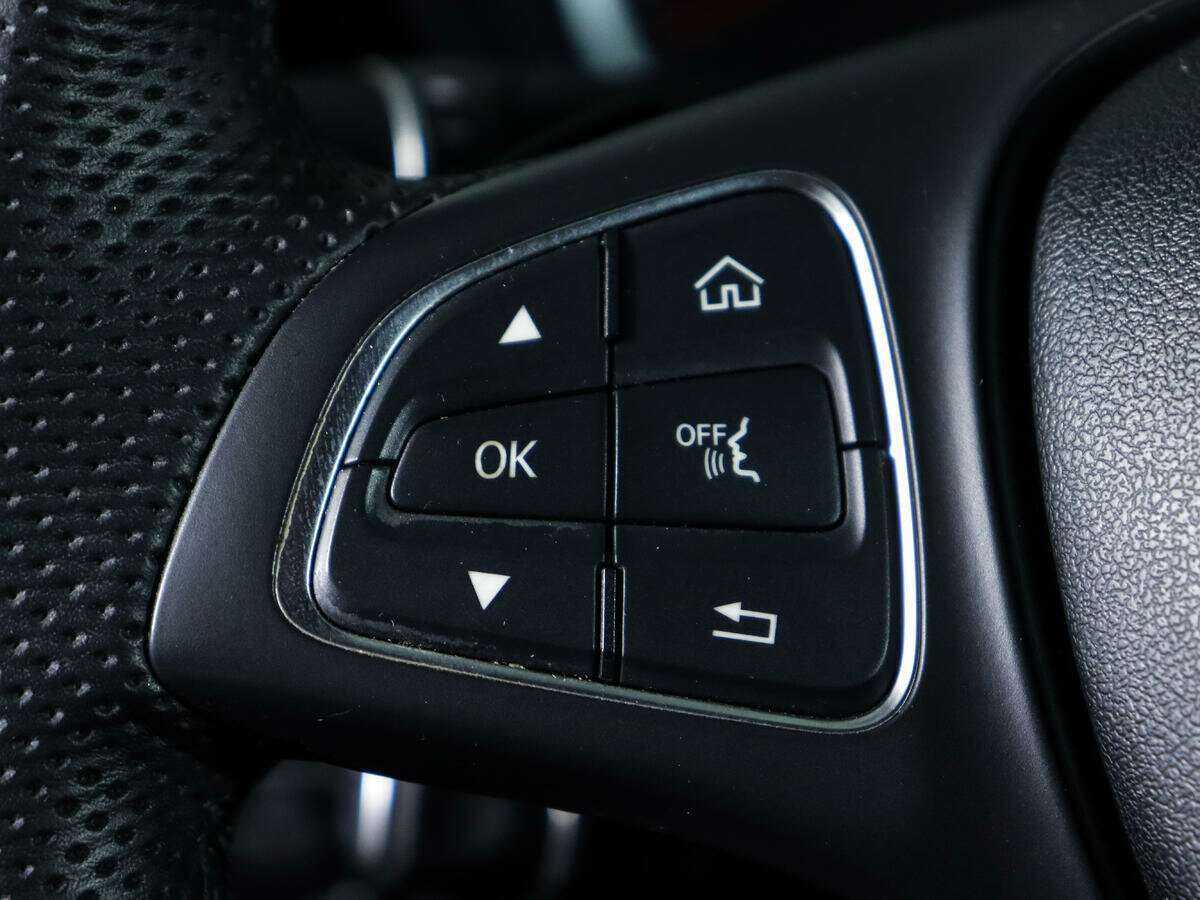 Б/У Мерседес-Бенц Ц-Класс 2017 года. Фото: #17