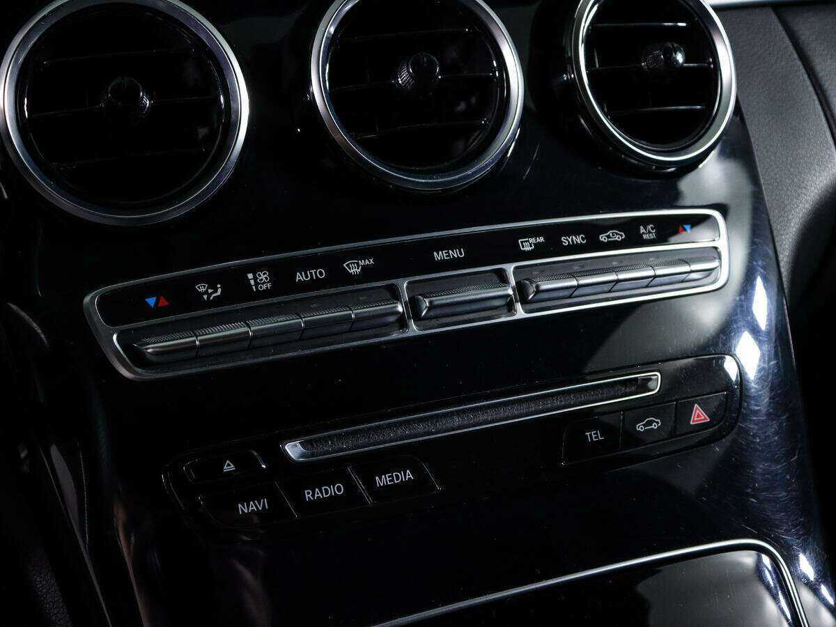 Б/У Мерседес-Бенц Ц-Класс 2017 года. Фото: #18