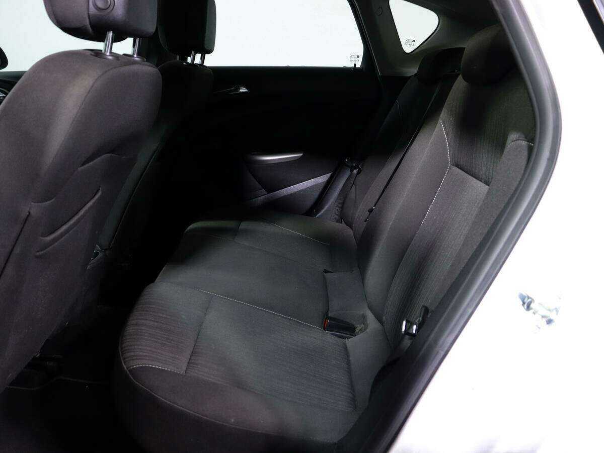 Б/У Опель Астра 2012 года. Фото: #7