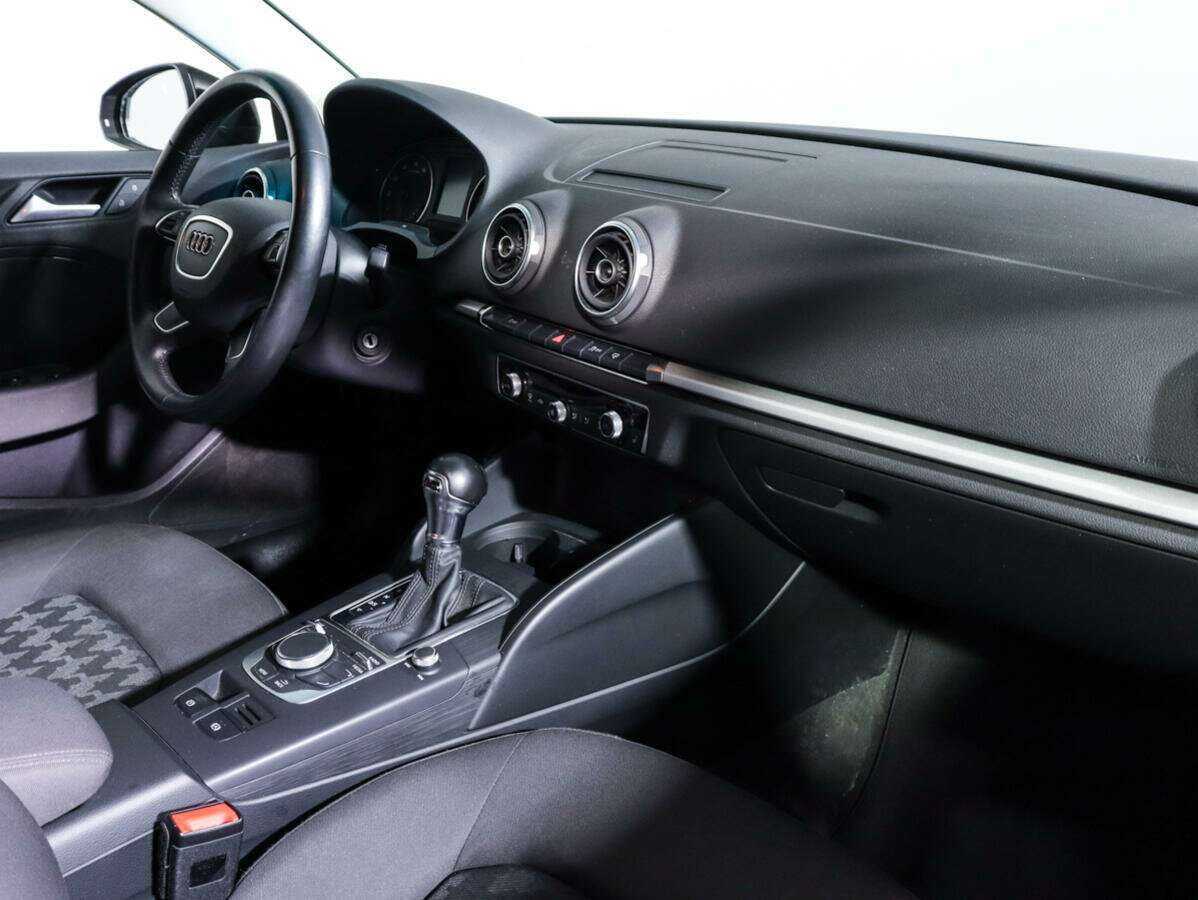 Б/У Ауди А3 2015 года. Фото: #6