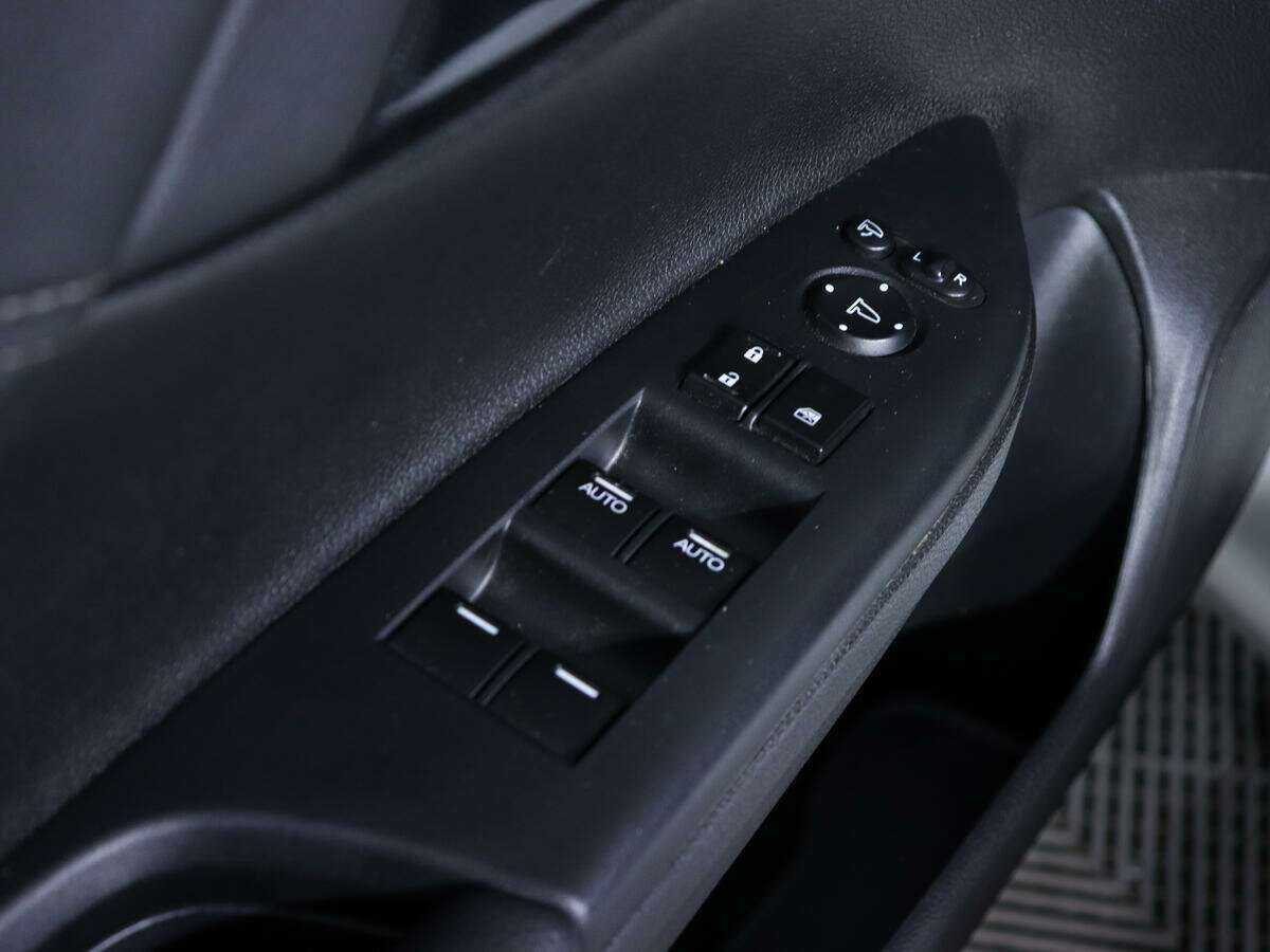 Б/У Хонда Аккорд 2013 года. Фото: #13