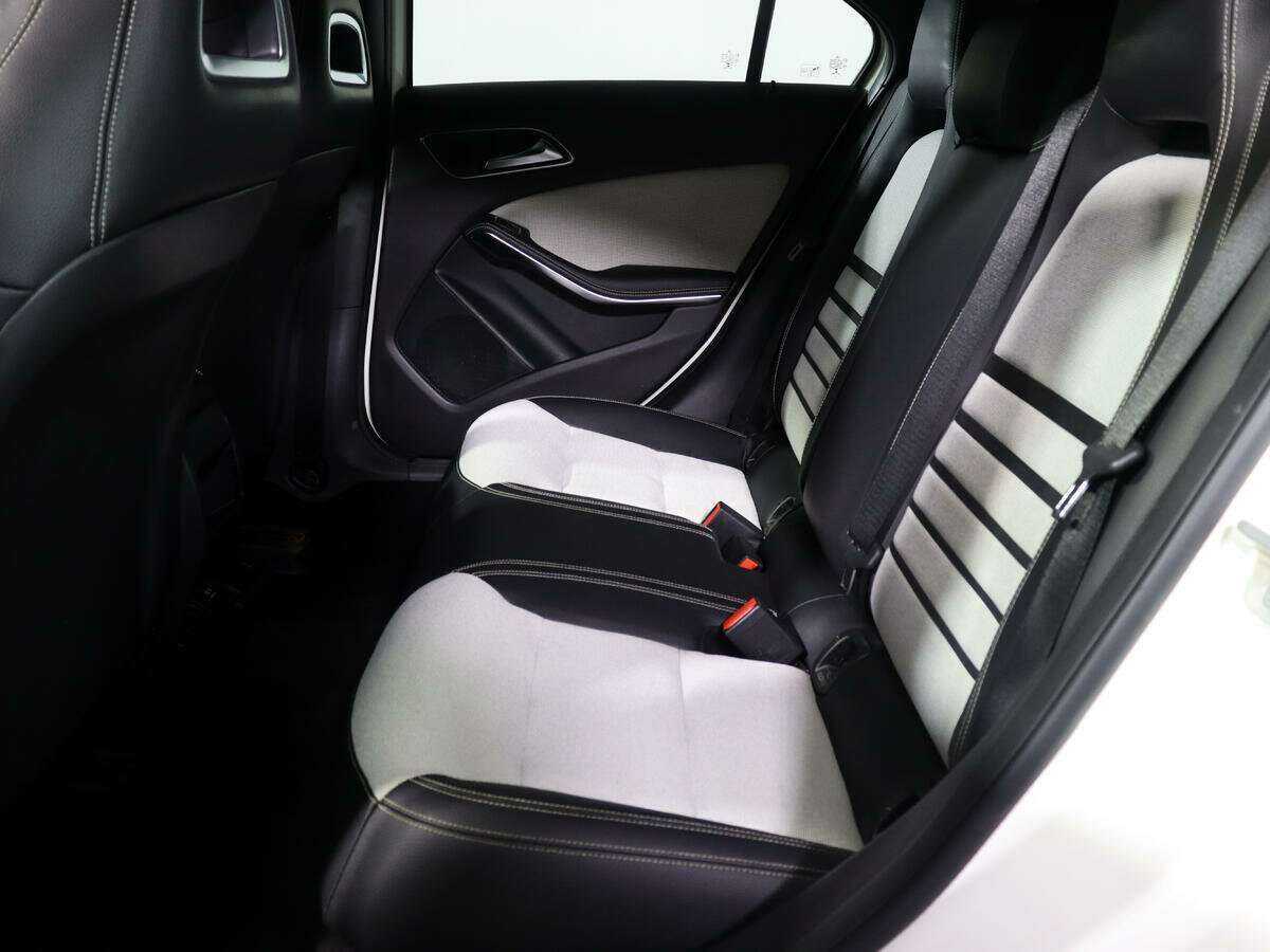 Б/У Мерседес-Бенц А-Класс 2014 года. Фото: #7