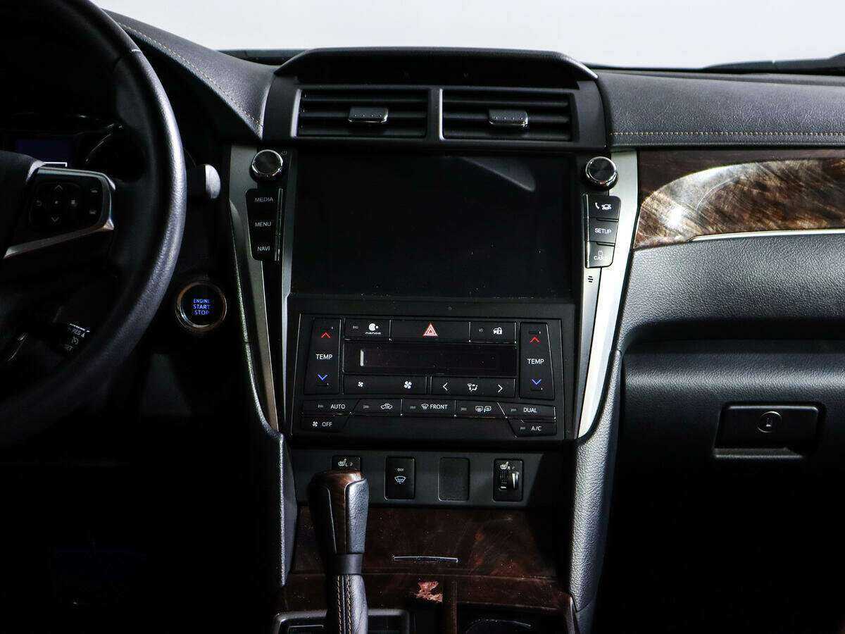 Б/У Тойота Камри 2016 года. Фото: #9