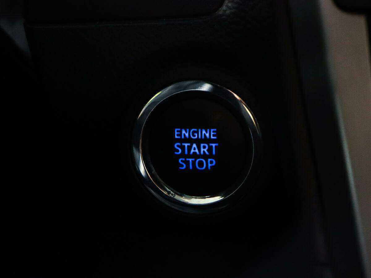 Б/У Тойота Камри 2016 года. Фото: #18