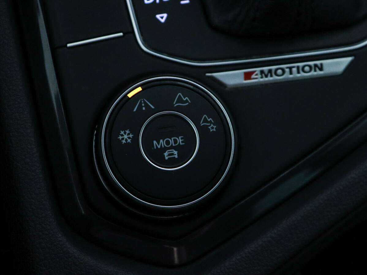 Б/У Фольксваген Тигуан 2018 года. Фото: #14