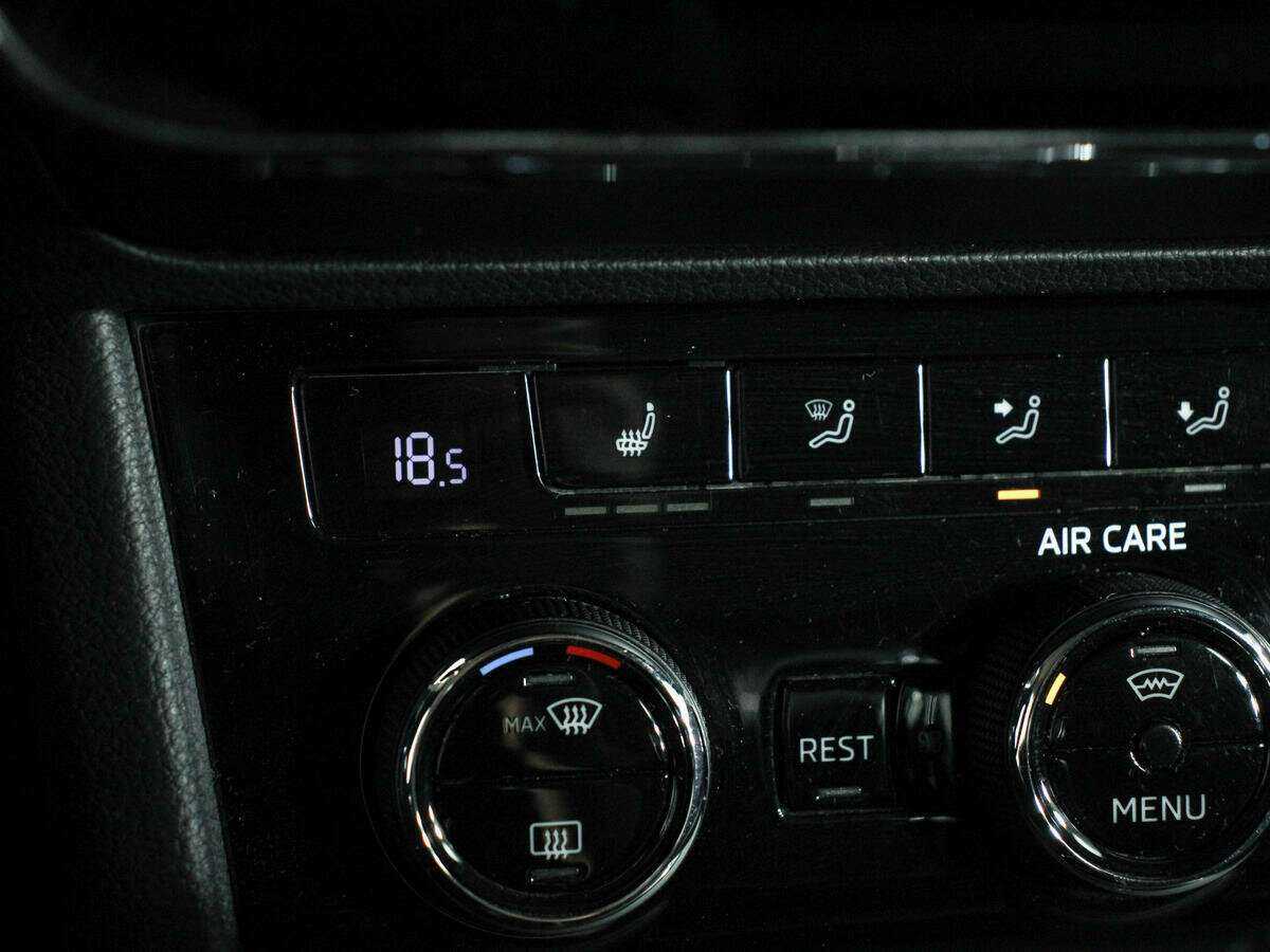 Б/У Шкода Суперб 2017 года. Фото: #12