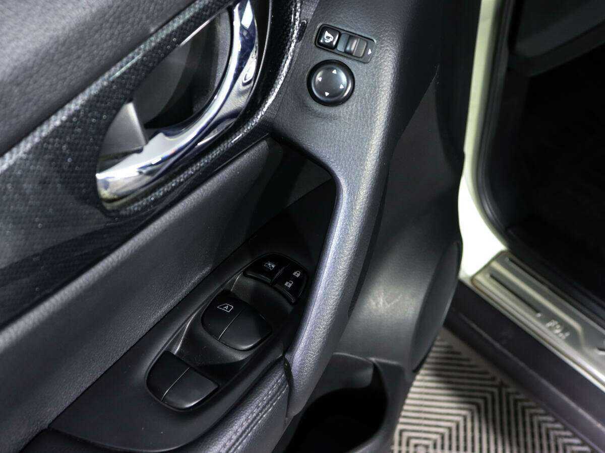 Б/У Ниссан Икс-Трейл 2015 года. Фото: #14