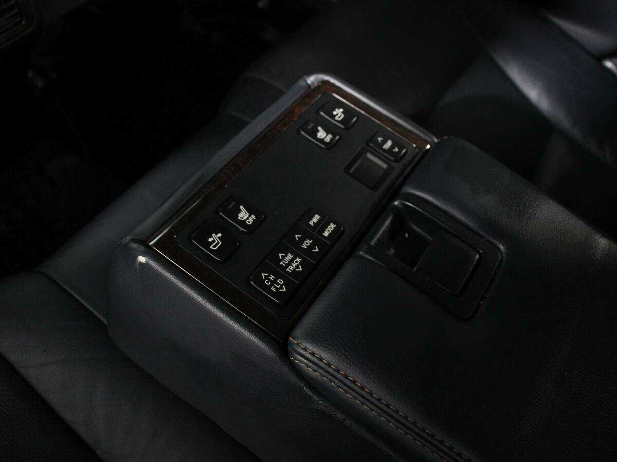 Б/У Тойота Камри 2018 года. Фото: #16