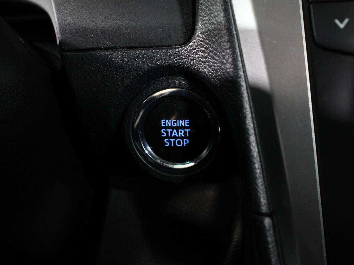 Б/У Тойота Камри 2018 года. Фото: #21