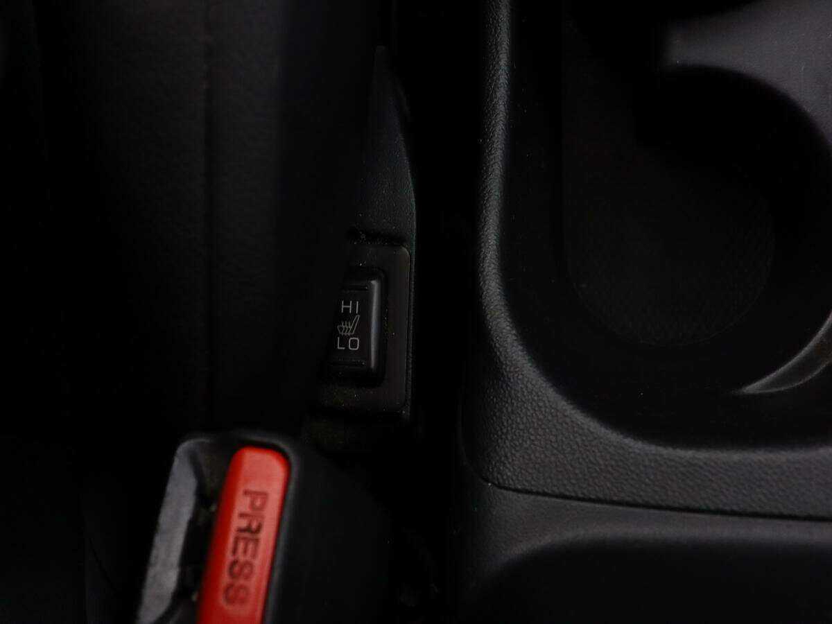 Б/У Митсубиши АС-Икс 2013 года. Фото: #17