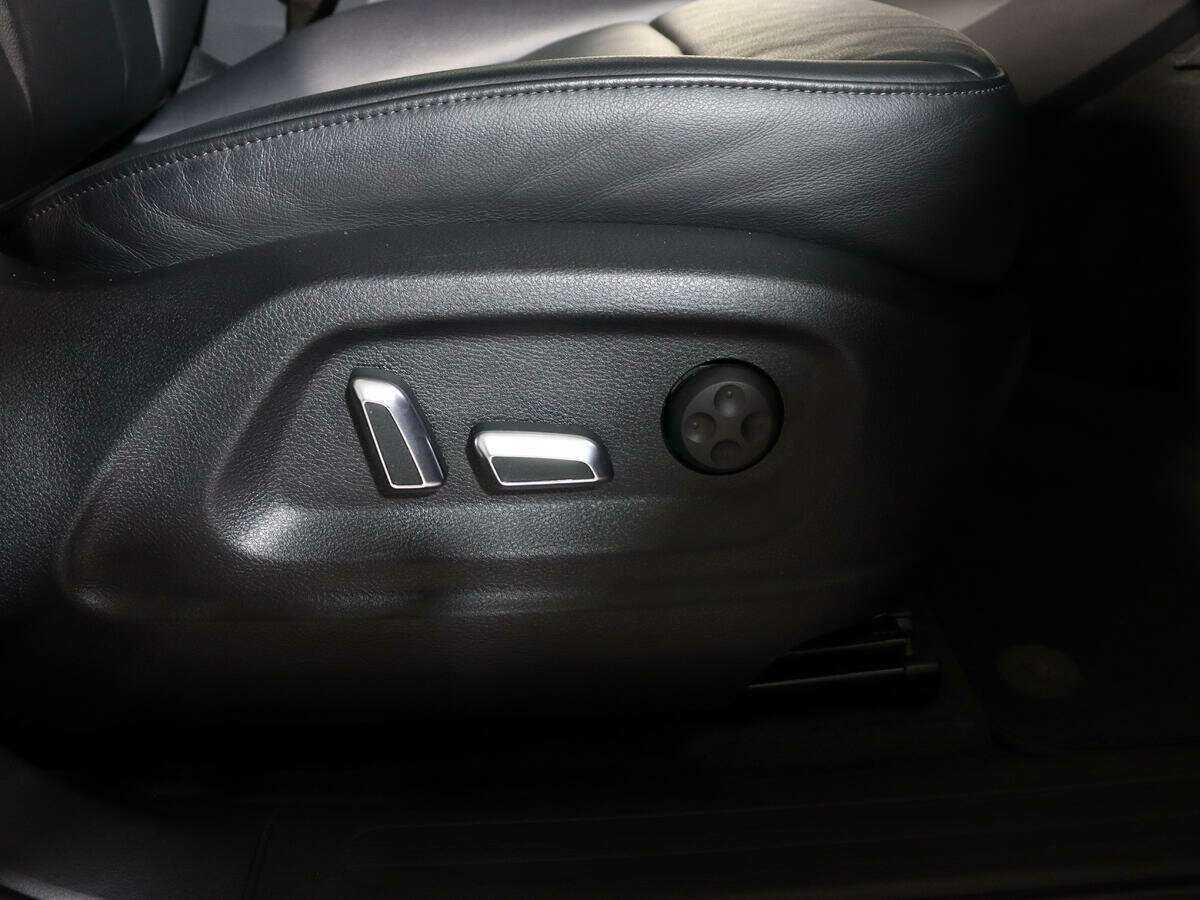 Б/У Ауди К5 2013 года. Фото: #13