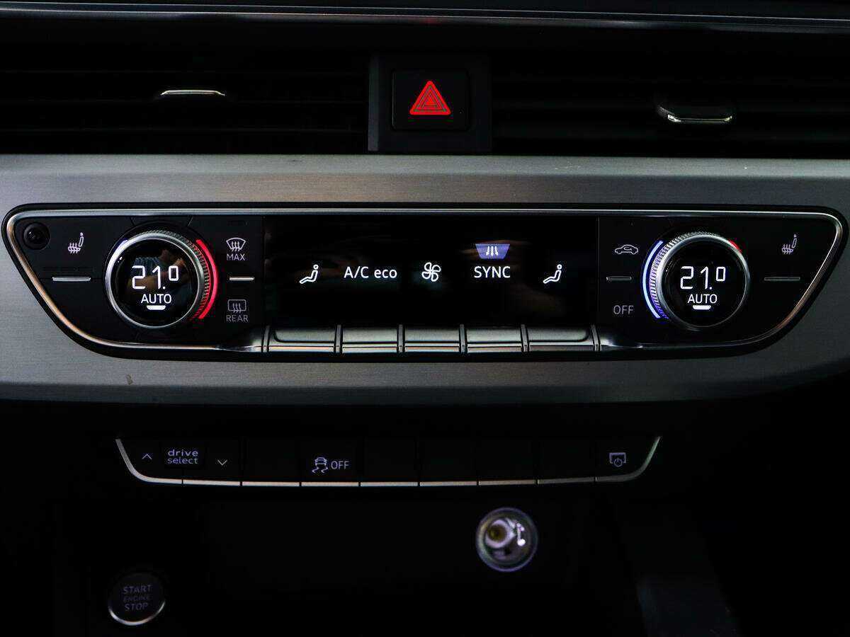 Б/У Ауди А4 2017 года. Фото: #12