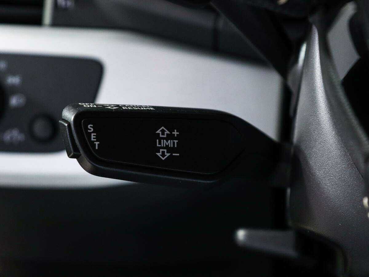 Б/У Ауди А4 2017 года. Фото: #17