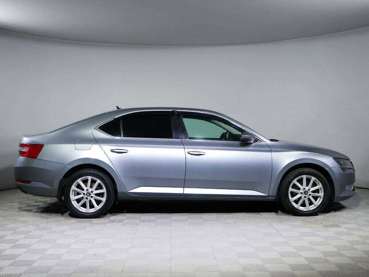 Б/У Шкода Суперб 2015 года. Фото: #3