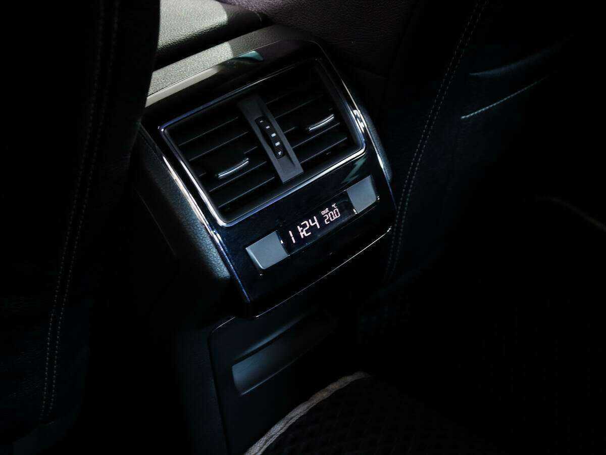 Б/У Шкода Суперб 2015 года. Фото: #15