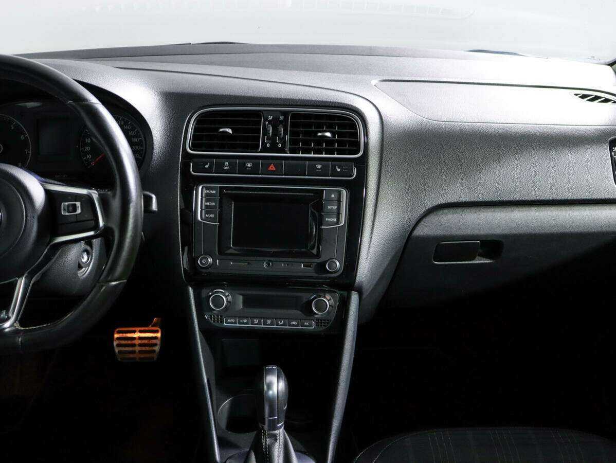 Б/У Фольксваген Поло 2017 года. Фото: #12