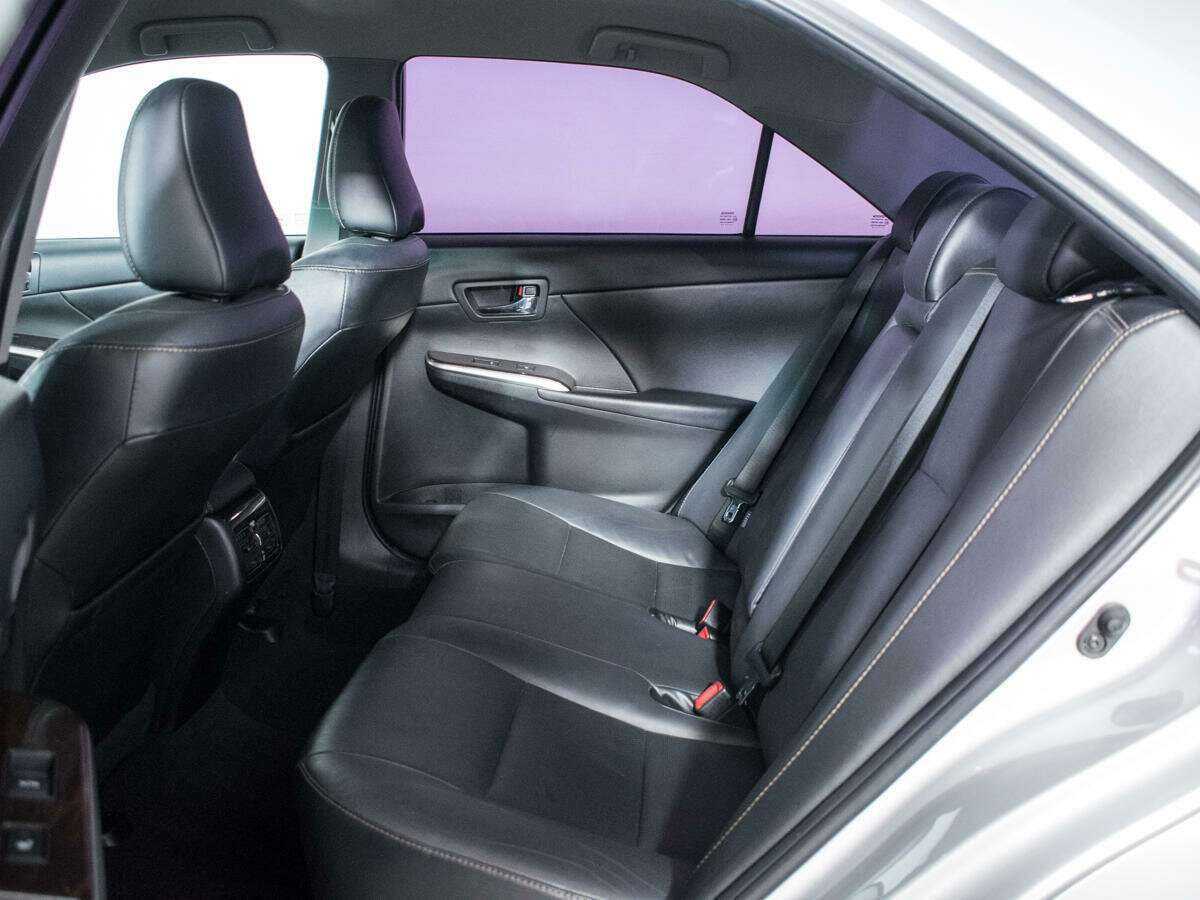 Б/У Тойота Камри 2015 года. Фото: #9