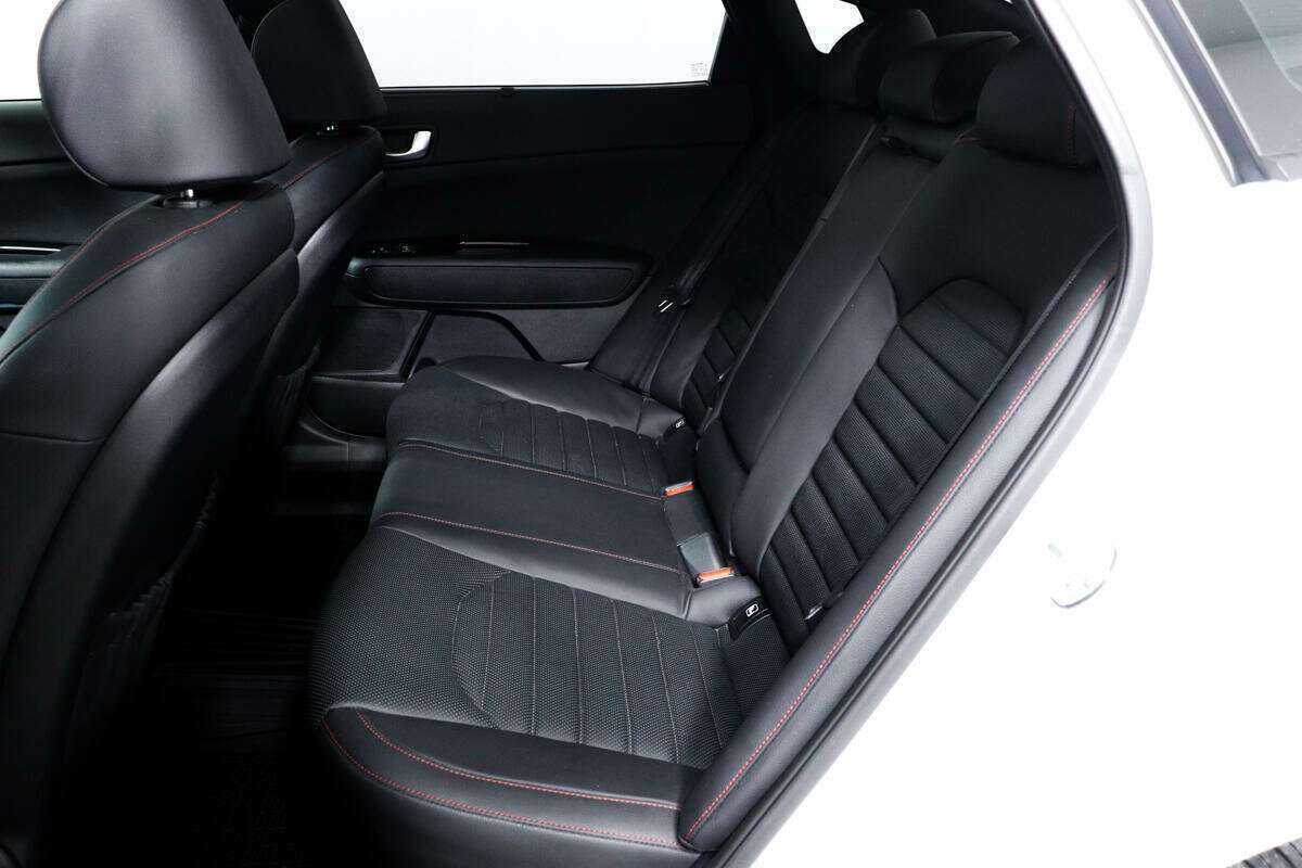 Б/У Киа Оптима 2018 года. Фото: #11