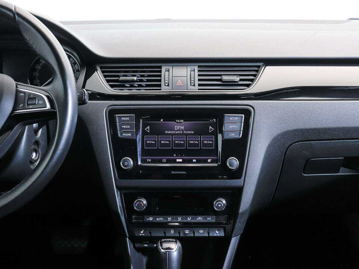 Б/У Шкода Рапид 2017 года. Фото: #12