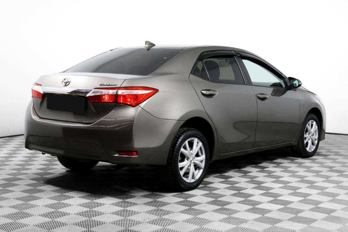 Б/У Тойота Королла 2017 года. Фото: #4