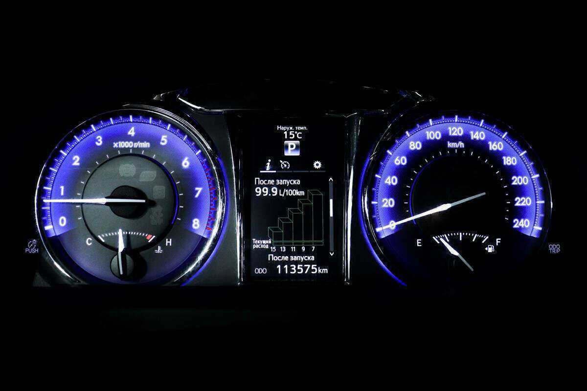 Б/У Тойота Камри 2017 года. Фото: #9