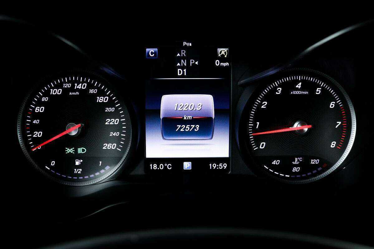 Б/У Мерседес-Бенц Ц-Класс 2017 года. Фото: #9