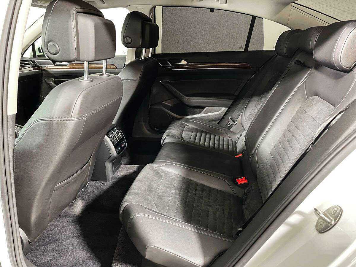 Б/У Фольксваген Пассат 2017 года. Фото: #9