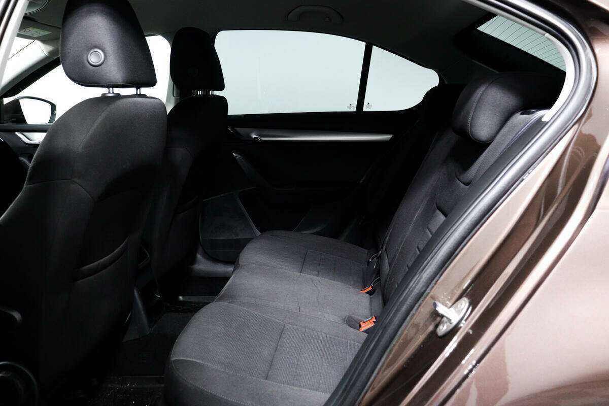 Б/У Шкода Октавия 2015 года. Фото: #11