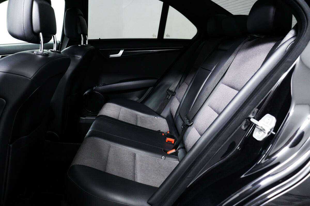 Б/У Мерседес-Бенц Ц-Класс 2013 года. Фото: #11