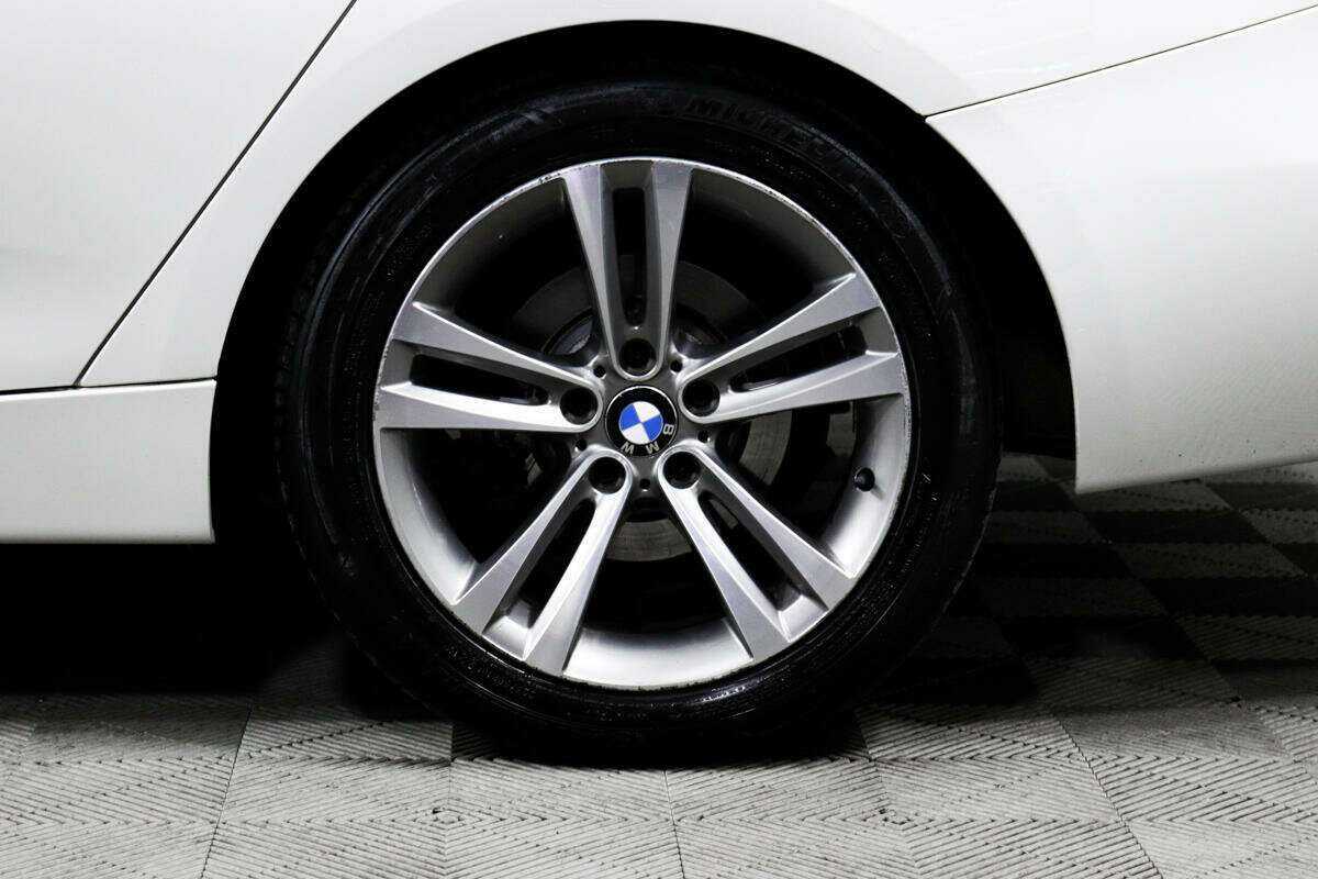 Б/У БМВ 3 серии 2013 года. Фото: #13