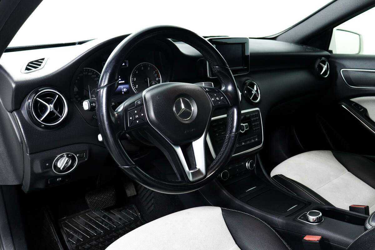 Б/У Мерседес-Бенц А-Класс 2013 года. Фото: #12